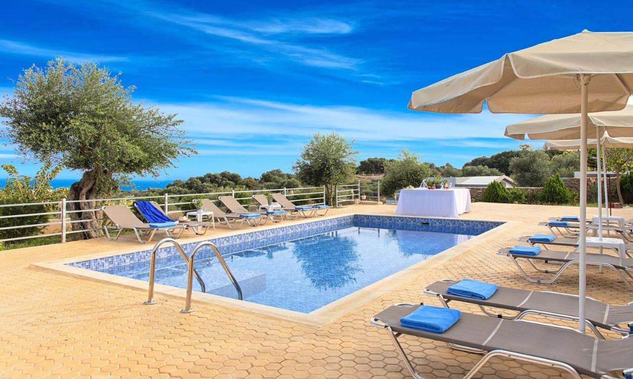 Aqua Blue Villas With Heated Pool Mathés Kültér fotó