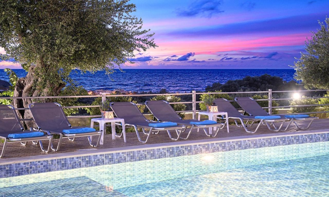Aqua Blue Villas With Heated Pool Mathés Kültér fotó
