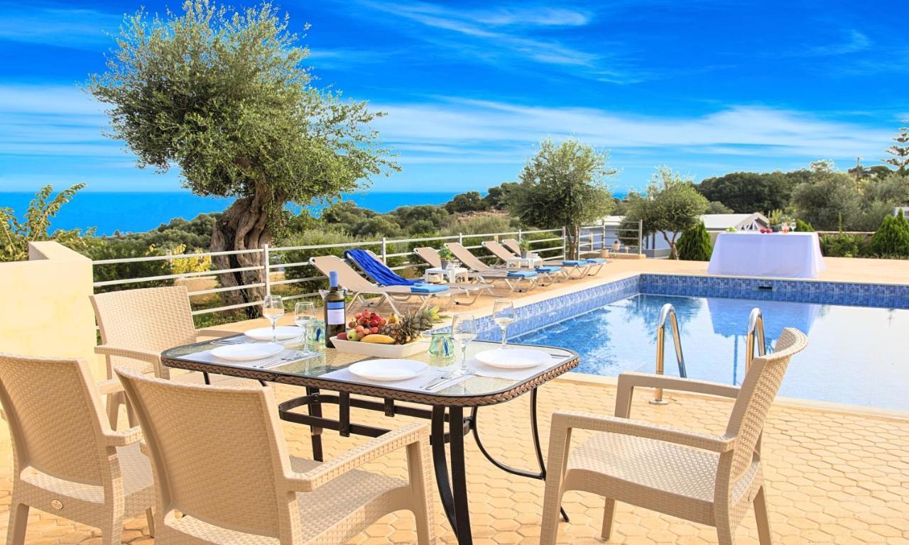 Aqua Blue Villas With Heated Pool Mathés Kültér fotó